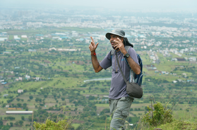 how much to tip a tour guide